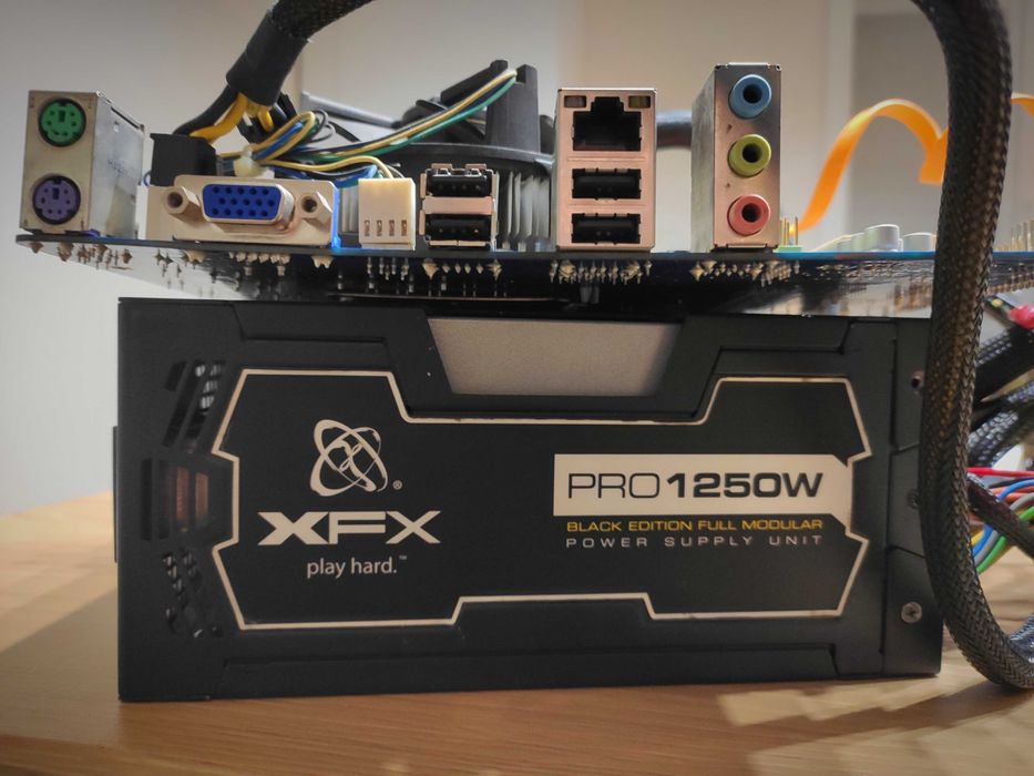 GA-H61M-DS2 + i3-2100 + 8dd3 + SSD