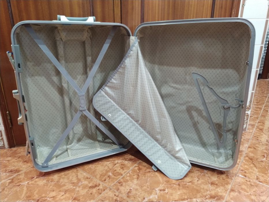 Mala malas de porão até 23 kg viagem casa quarto apartamento vivenda.