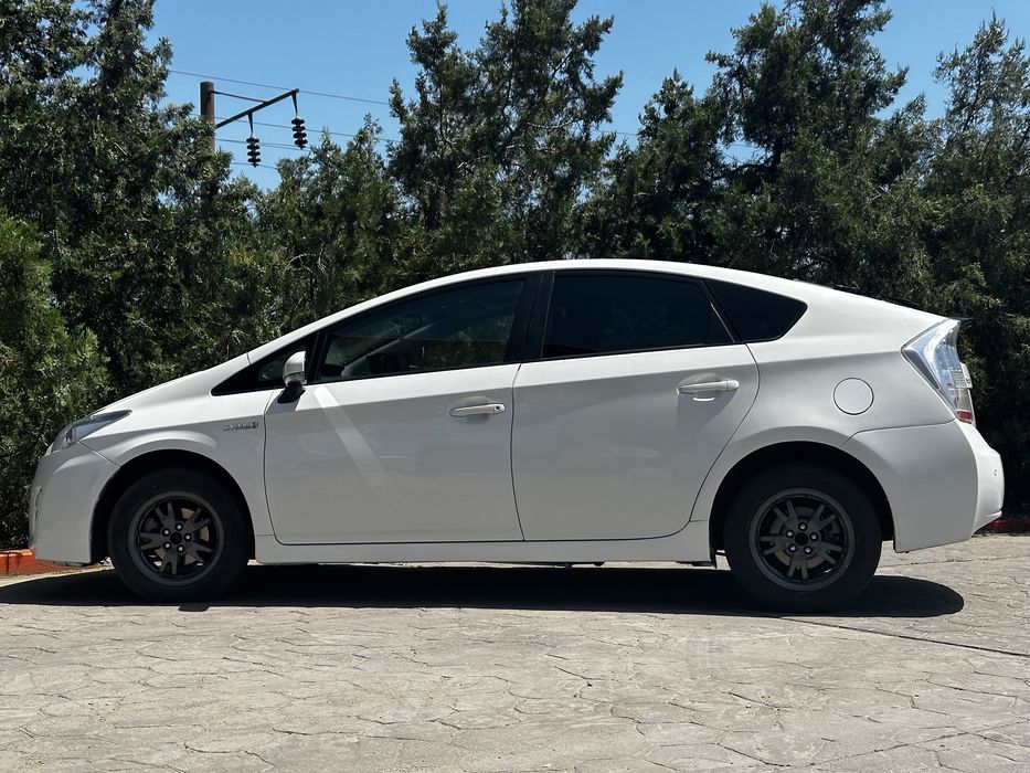 Продам Toyota Prius
