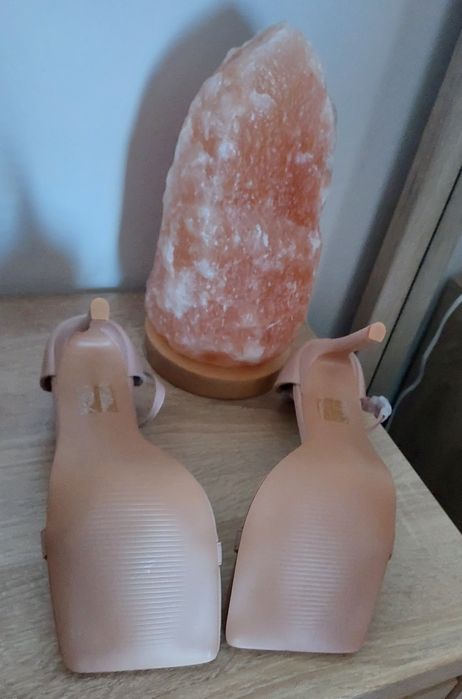 Śliczne nowe beżowe sandałki szpilki PrettyLittleThing 6/38/39 (25cm)