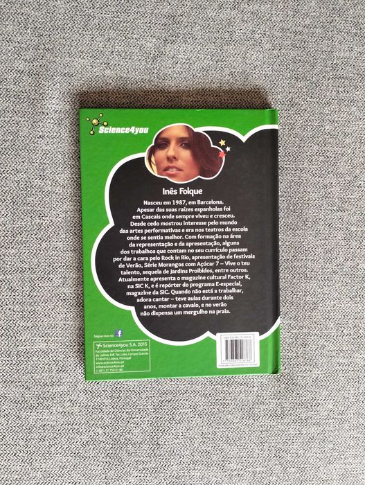 Livro juvenil "Pia" de Inês Folque