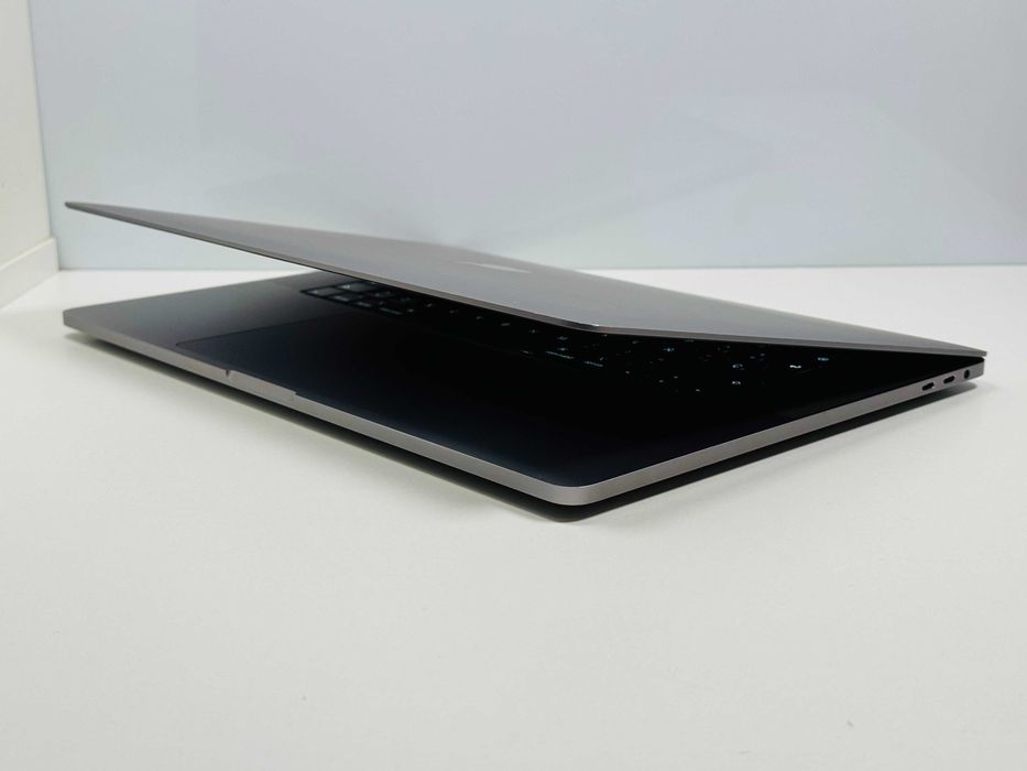 MacBook Pro 16 2019 Touchbar i9 16GB RAM 1TB SSD Super Stan