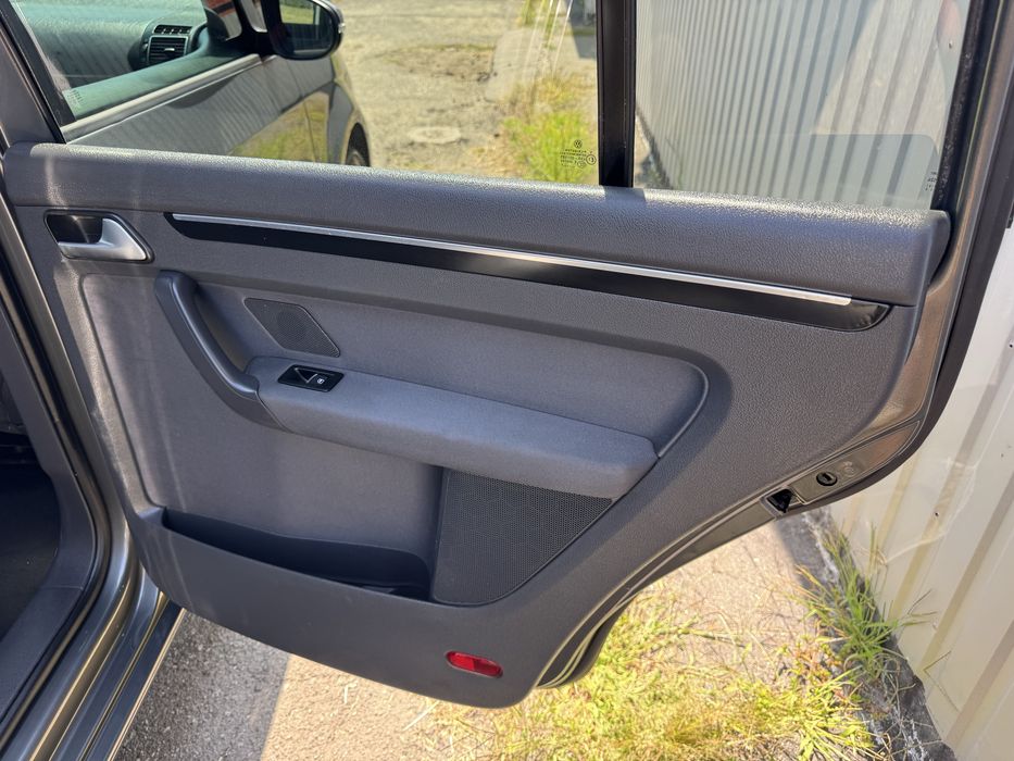 Volkswagen Touran 1.4 tsi automat з Швейцарії