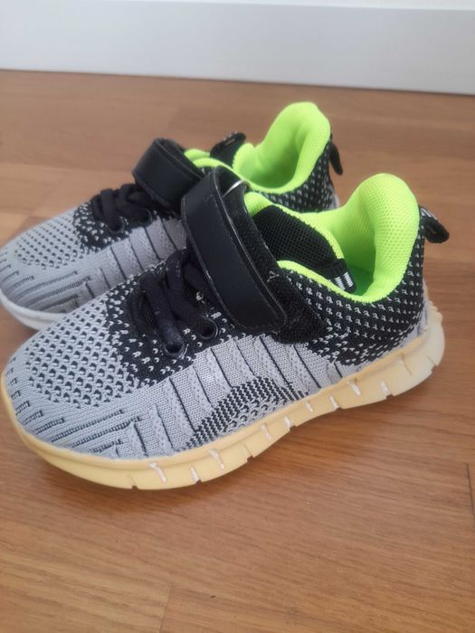 Sapatilhas Nike, várias Botas Chicco,pantufas