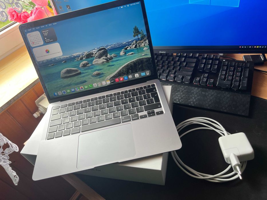 APPLE MacBook Air 13 M1/8GB/256GB SSD/INT/macOS Gwiezdna szarość - jak nowy