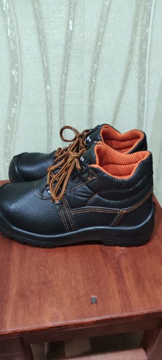 Рабочие ботинки размер 37