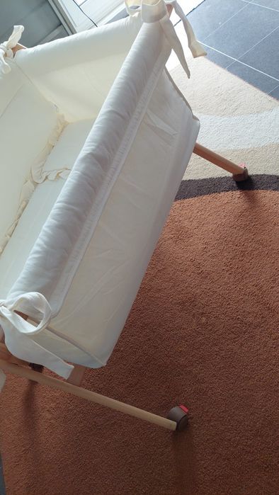 Mini Berço de madeira com rodas