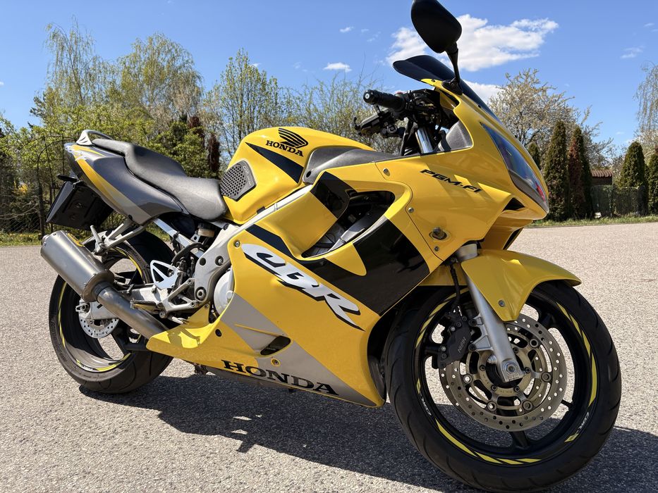 Motocykl Honda CBR F4i