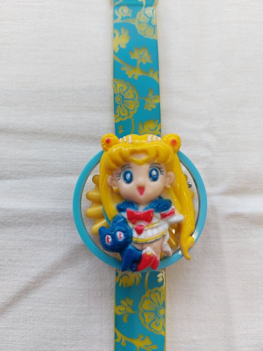 Zegarek na rękę czarodziejka z Księżyca, Sailor Moon.