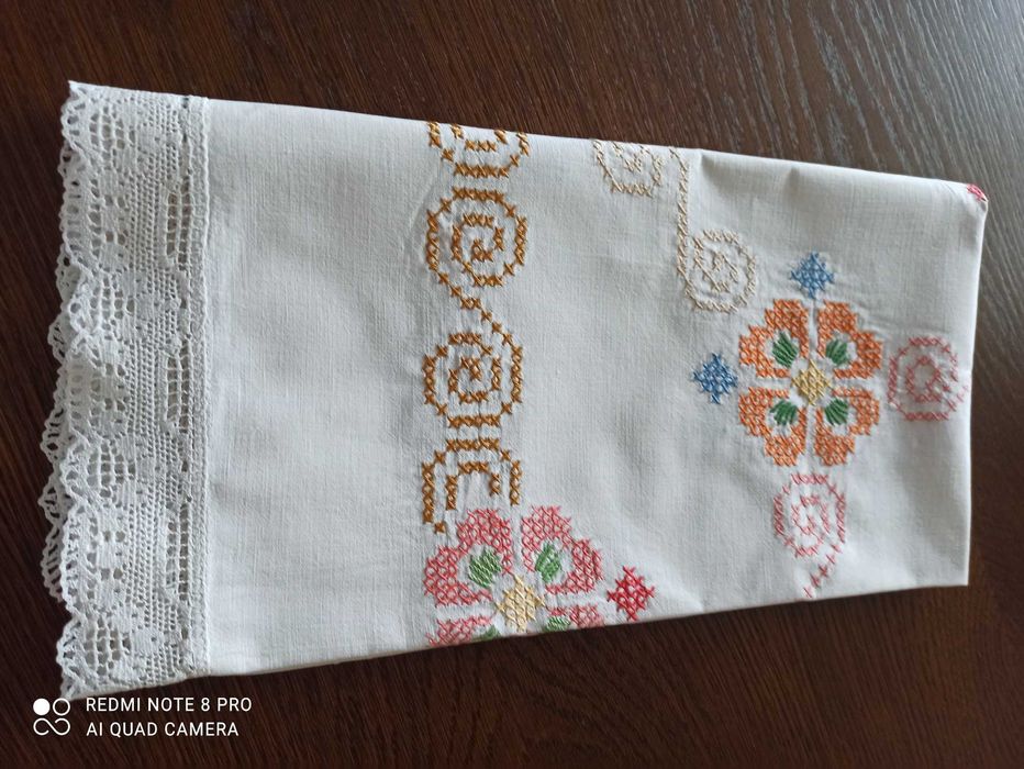Serweta wyszywana 80x80
