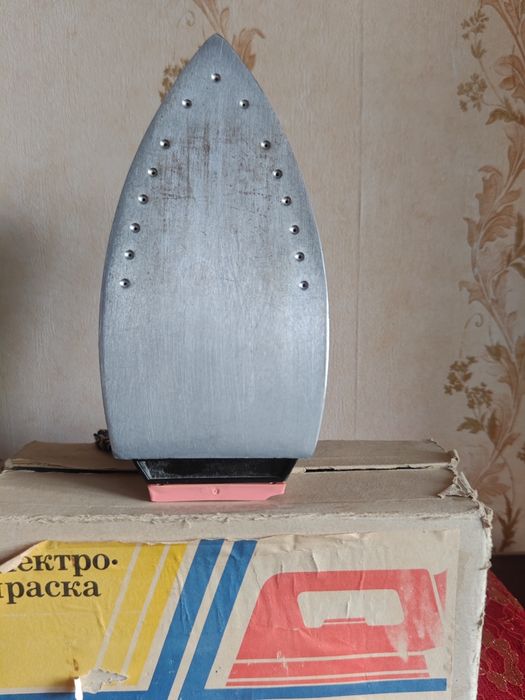 Продам утюг(Васильковский 1991 г.)