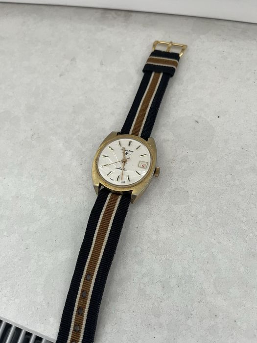 Zegarek vintage Lucerne Calendar Swiss Made z datownikiem