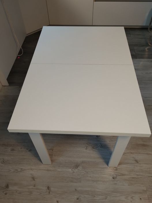 Stół biały rozkładany