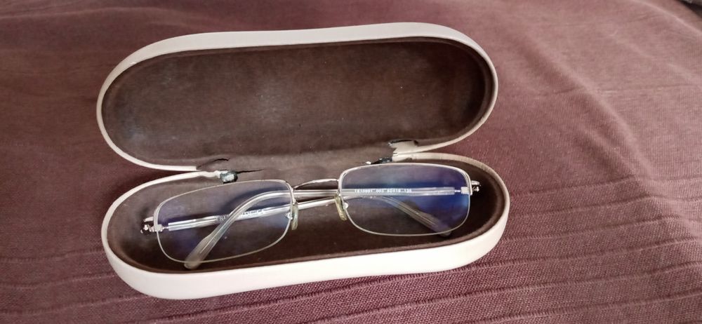 Sprzedam etui i oprawki Trussardi