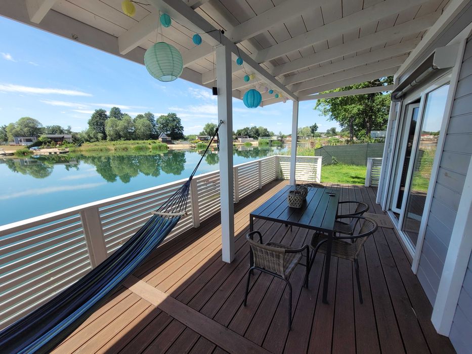 Domek nad jeziorem- linia brzegowa, pomost, mini plaża- Spalona