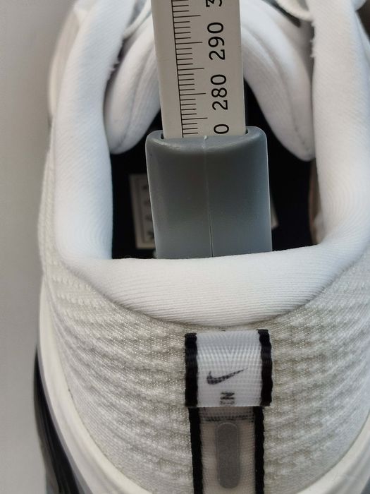 Buty Nike Vomero Plus Rr