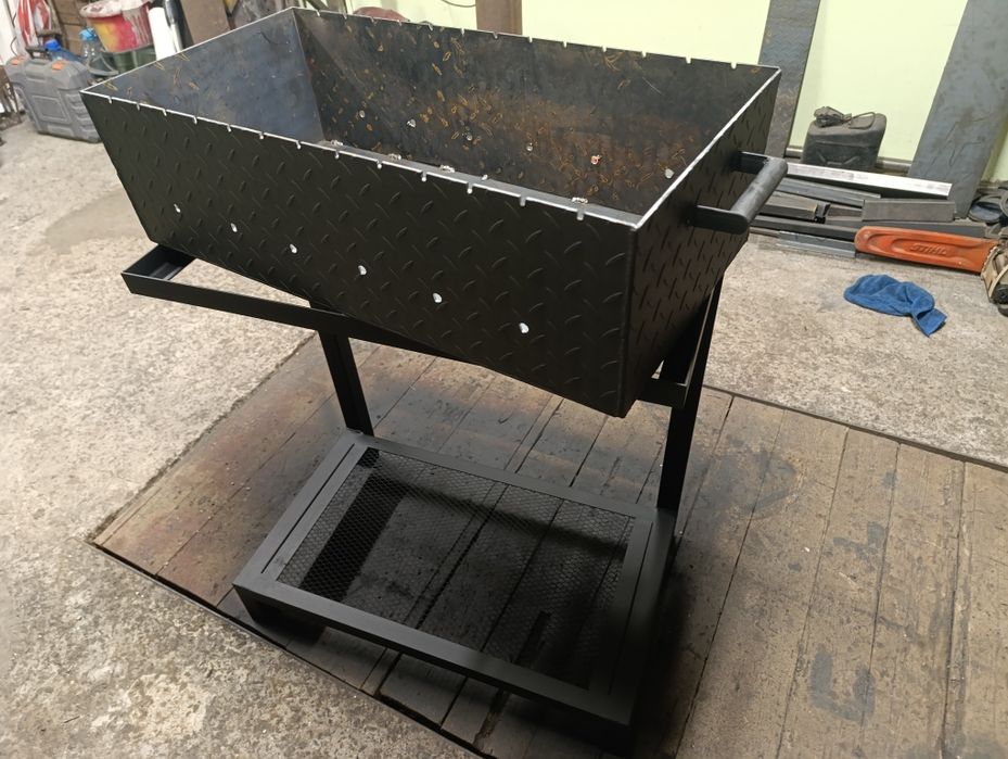 Продам мангал з підставкою