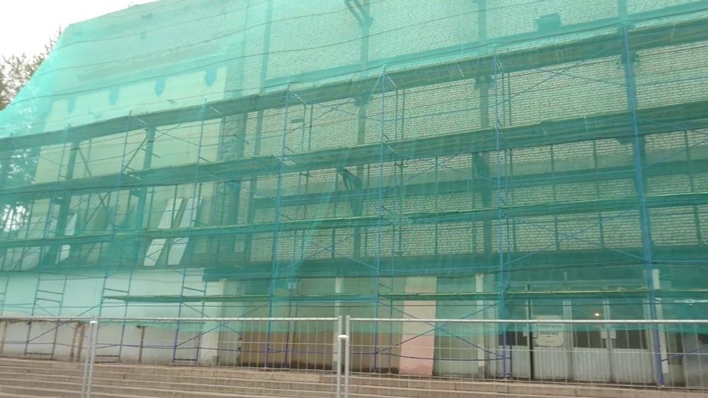 Аренда узких 80 см шириной строительных лесов с регулируемыми щитами