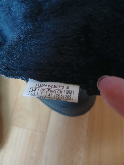 Шкіряні чоботи, черевики