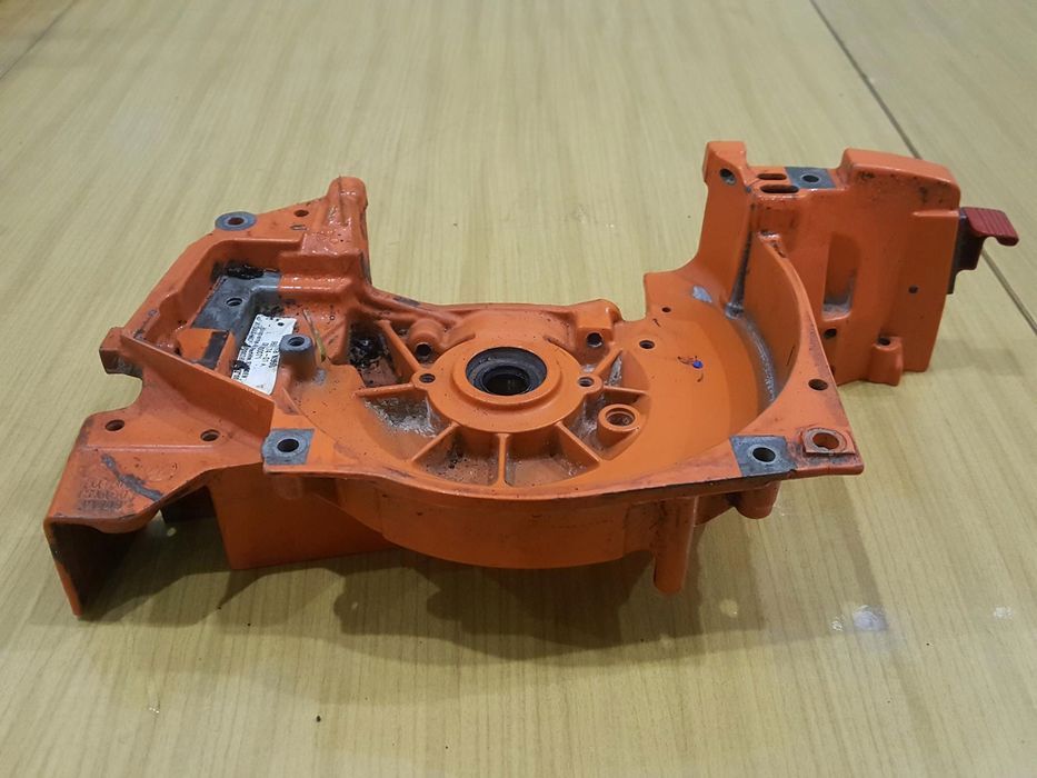 Husqvarna K960 Karter Obudowa Silnika Połówka