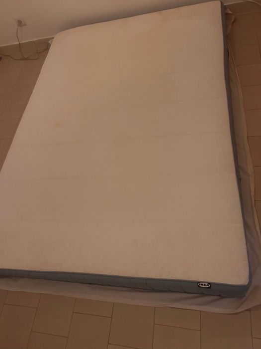 Colchão IKEA casal 140x200