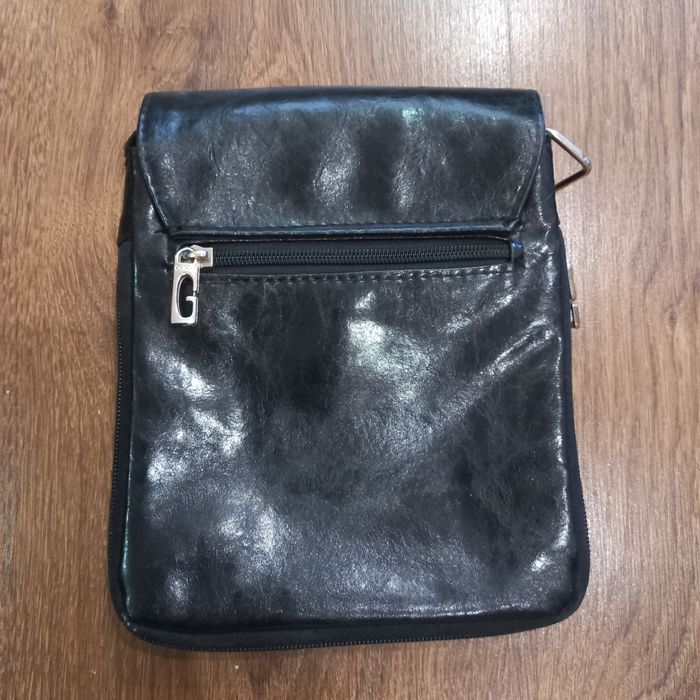 Сумки:  Guess, Valentino, Gucci