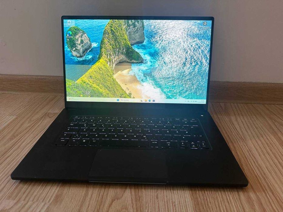 Laptop SCHENKER VISION 15 E23 | i7-1260P | 16/512GB uszkodzona matryca