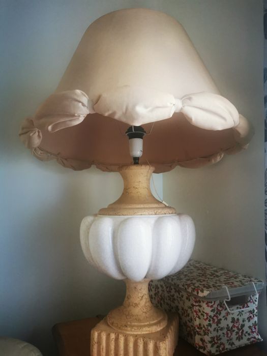 Candelabro novo em creme