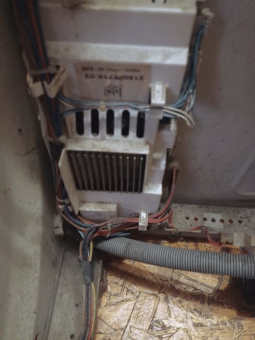 Стиральная машина Ariston.