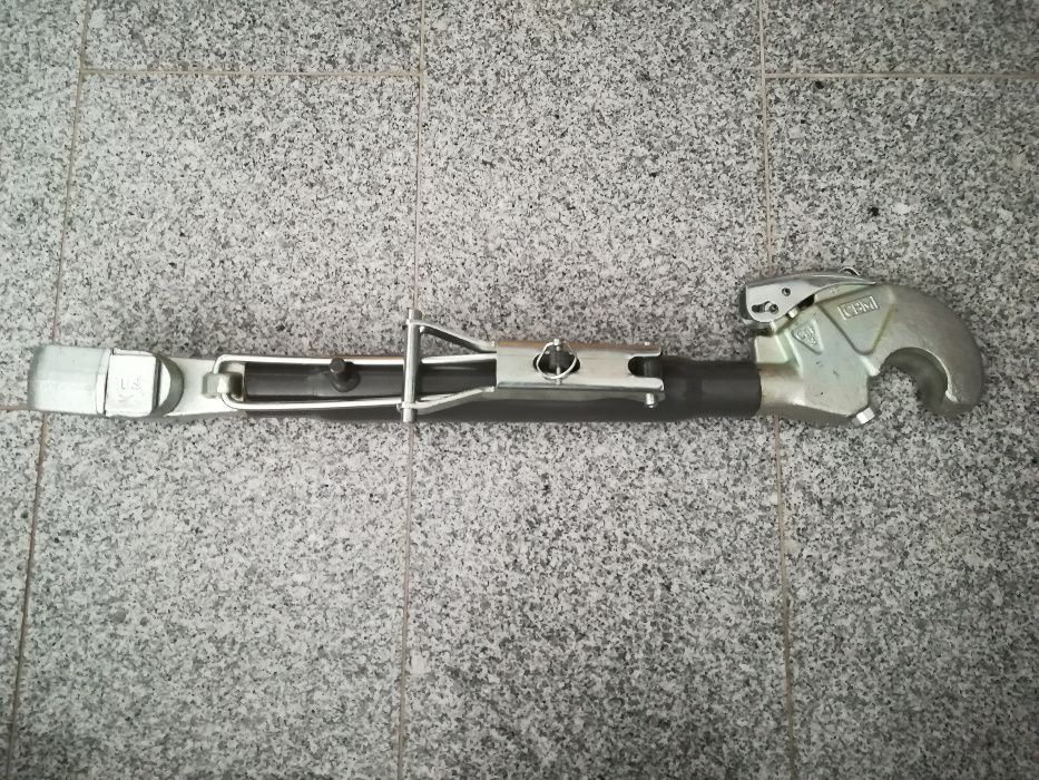 Łącznik górny CBM podnośnika VALTRA