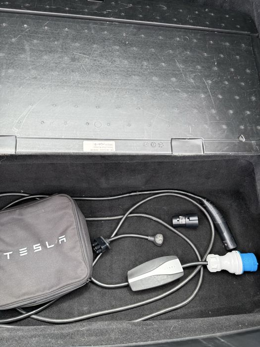 Tesla Model S 75 kwt 2013 г
