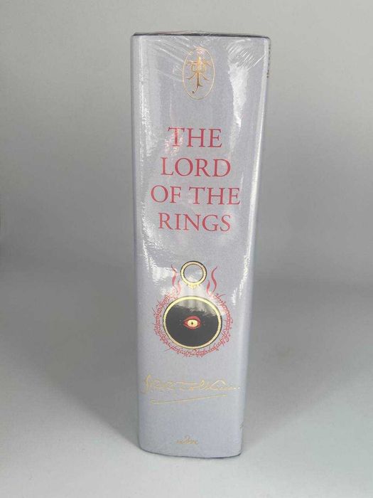 Книга J.R.R. Tolkien — The Lord of the Rings