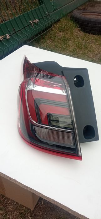 Opel Crossland x 2017-lampa lewa tylna tył