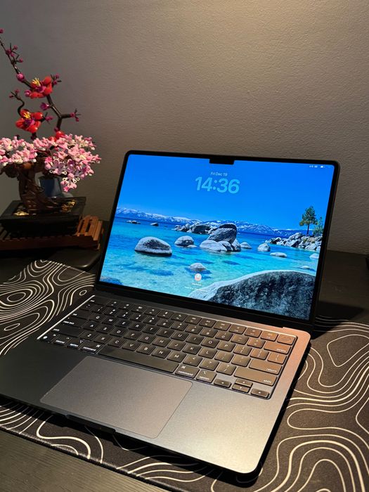 MacBook Air m2 8/256