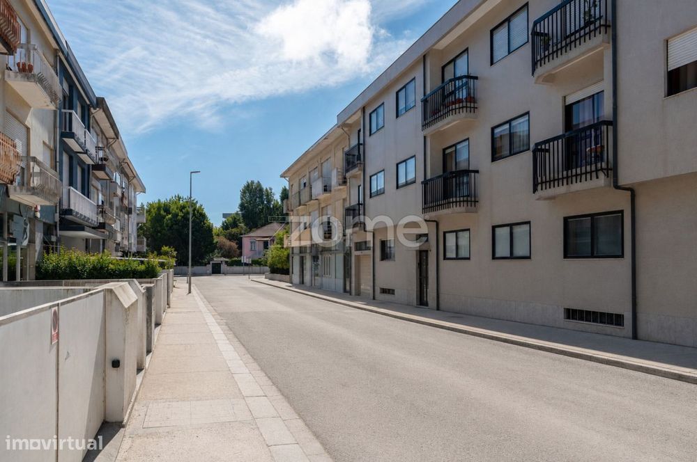 Apartamento T1+1, no Pinheiro Manso.