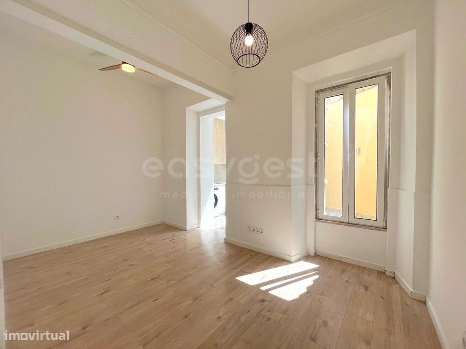 Apartamento T1+1 Remodelado , Terraço , Campo de Ourique