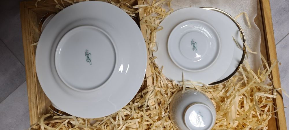 Zestaw kawowy 18-elem. z porcelany LUBIANA na prezent