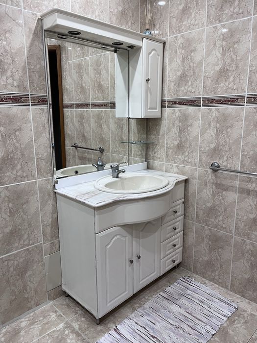 Conjunto WC – Móvel com lavatório, espelho, sanita e bidé