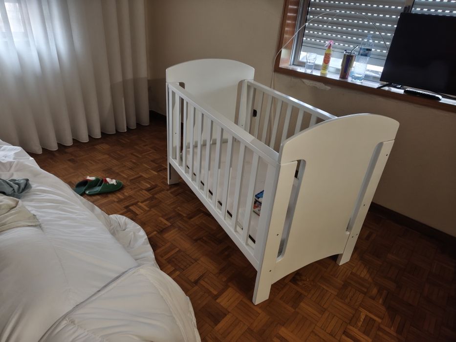 Verso criança em madeira maciça lavado a branco