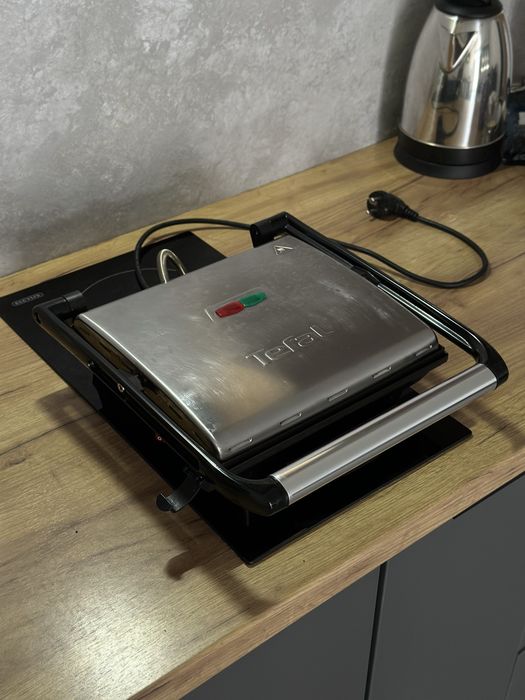 Гриль Tefal GC241D38