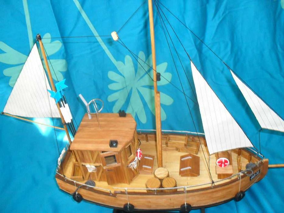 Ręcznie robiony model kutra rybackiego KUTER RYBACKI JAS-32 żaglowiec
