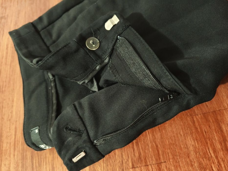 Жіночі брюки класичні чорні LC Waikikі