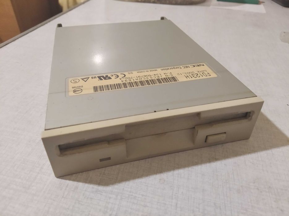 Дисковод для флоппи дисков