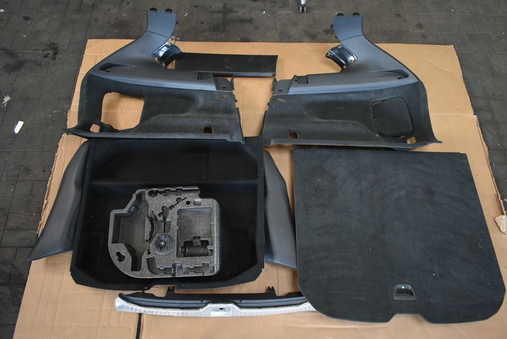 Volvo XC60 I lift 08-17 podłoga bagażnik plastiki