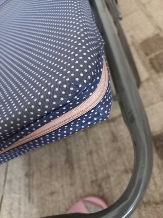 Sofá-cama de 2 lugares , em napa bege