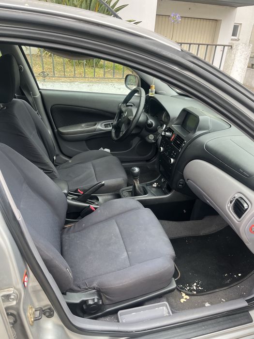 Nissan Almera N16 Gasolina