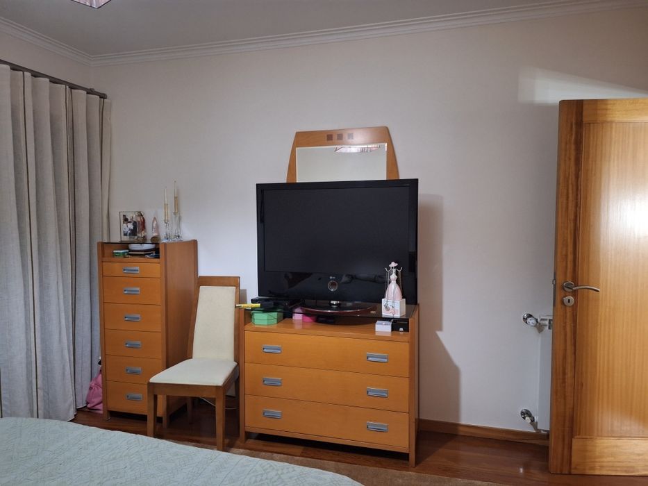 Mobilia de quarto de casal em optimo estado