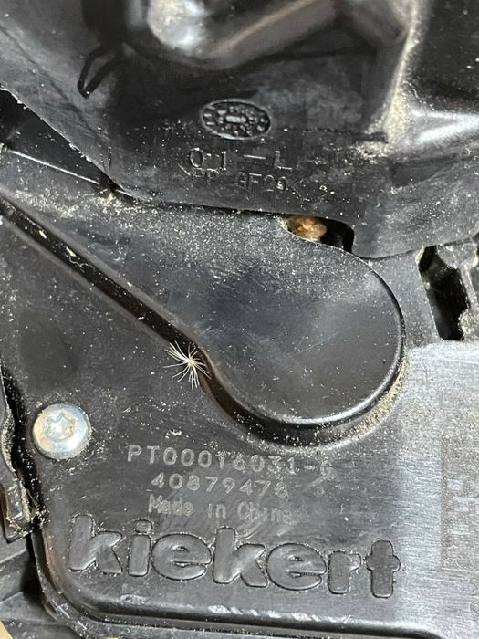 Ручка дверей Rivian