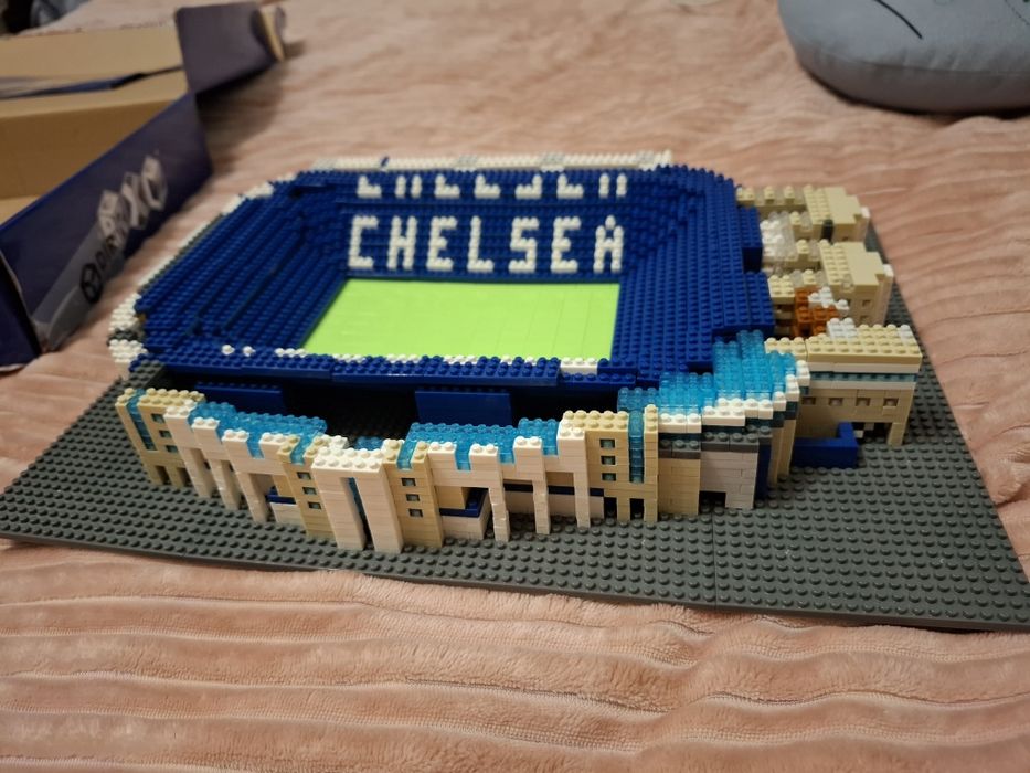 Конструктор 3D модель стадіону Челсі, М'ЯЧ В ПОДАРУНОК