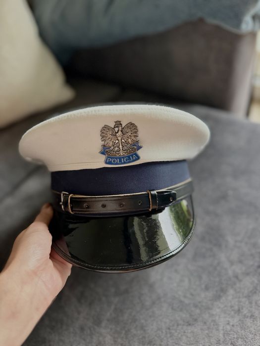 Czapka policjanta ruchu drogowego